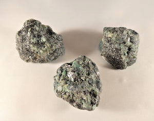 Saphir - Mineralstein in Matrix  Gr. L